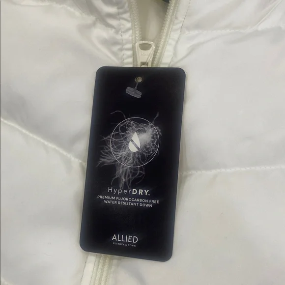 Lands End Women’s Puffer Down Vest - Picture 5 of 10